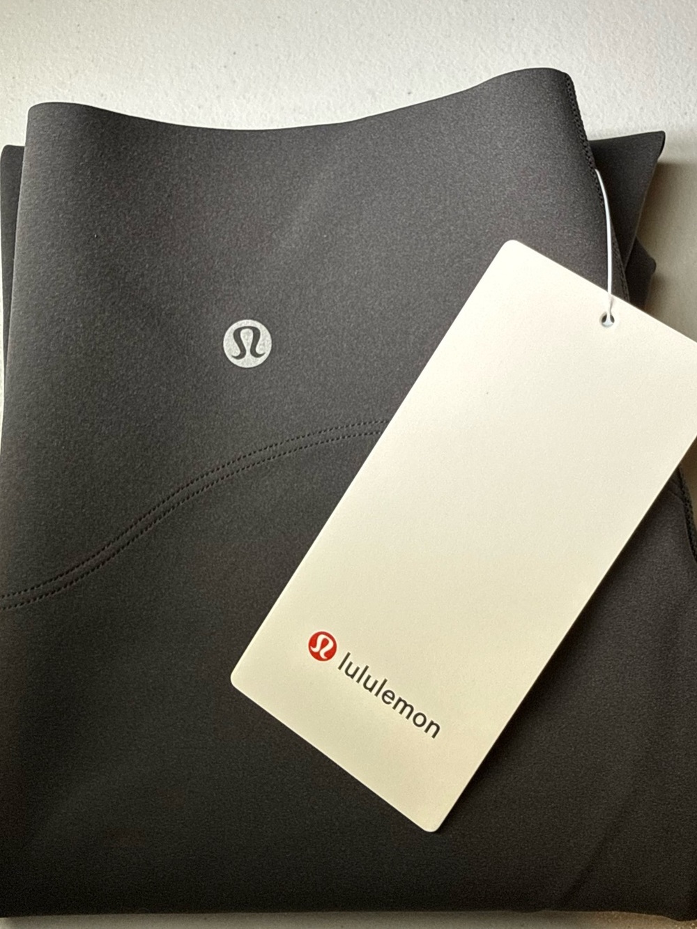 lululemon Size 8 Glow Up HR Crop 23" - Black with White Logo